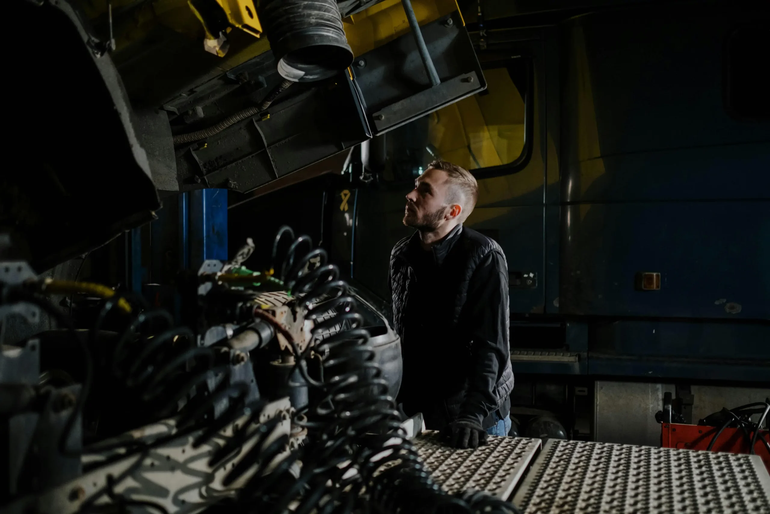 Naprawa skrzyni biegów w ciężarówce